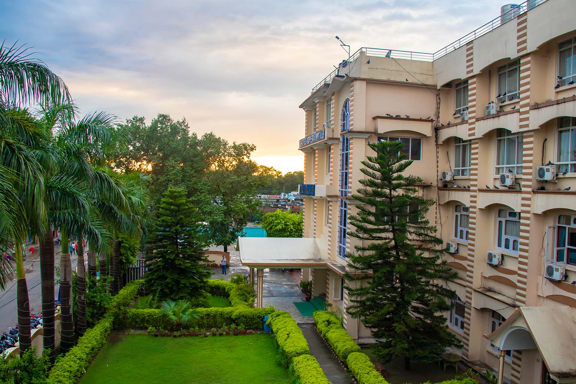 Best Hotel Opera in Kanchanpur Shuklaphata National Park