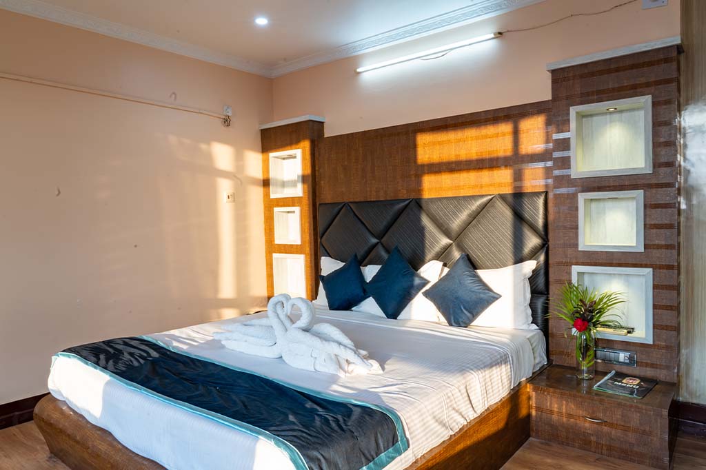 Best Hotel Opera in Kanchanpur Shuklaphata National Park