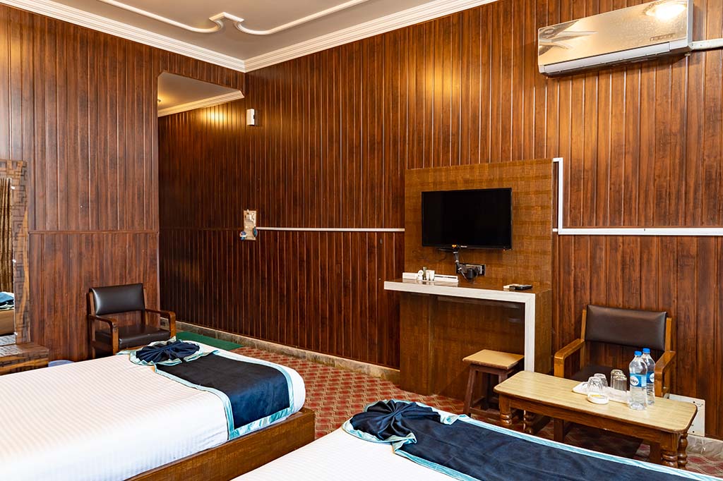 Best Hotel Opera in Kanchanpur Shuklaphata National Park